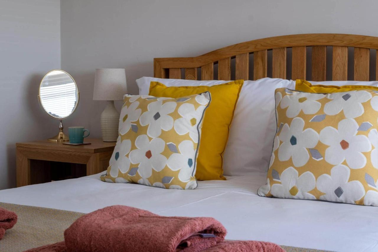 Needles Point Villa Milford on Sea Eksteriør billede